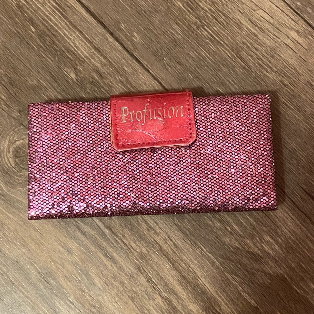 ✨5/$15✨ Profusion sparkly eyeshadow
